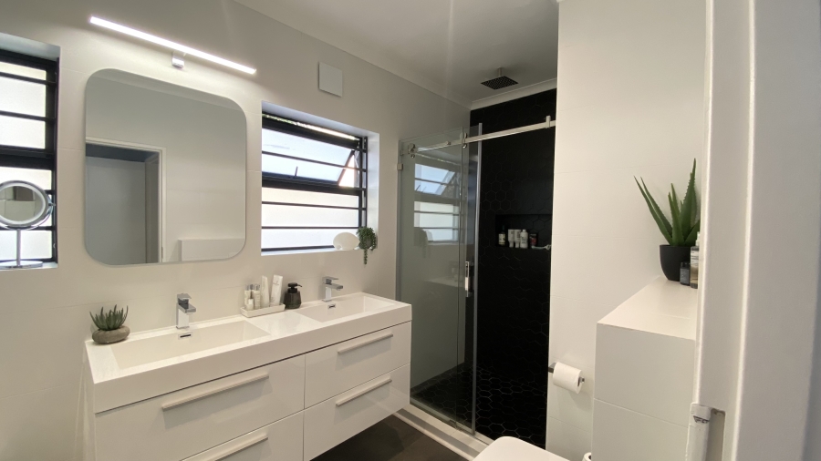 3 Bedroom Property for Sale in Simons Kloof Western Cape